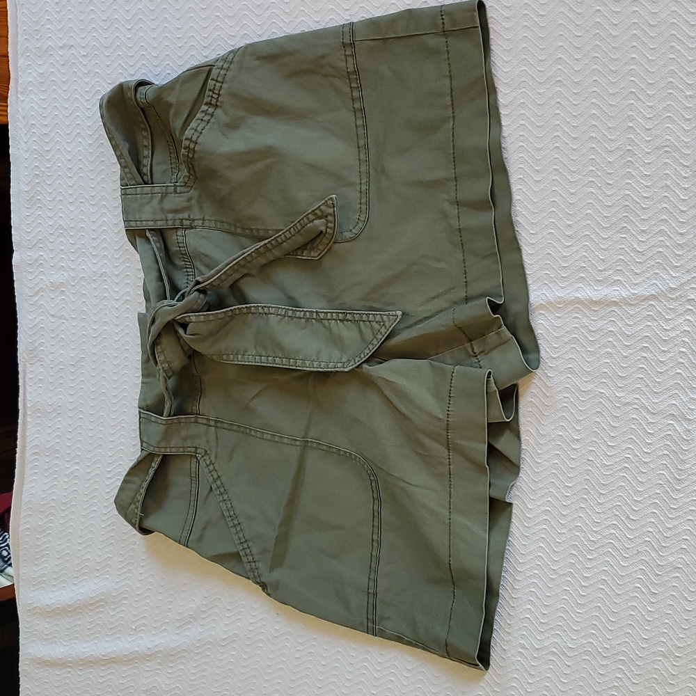 White House Black Market Olive Green Tie-Waist Women’s Shorts